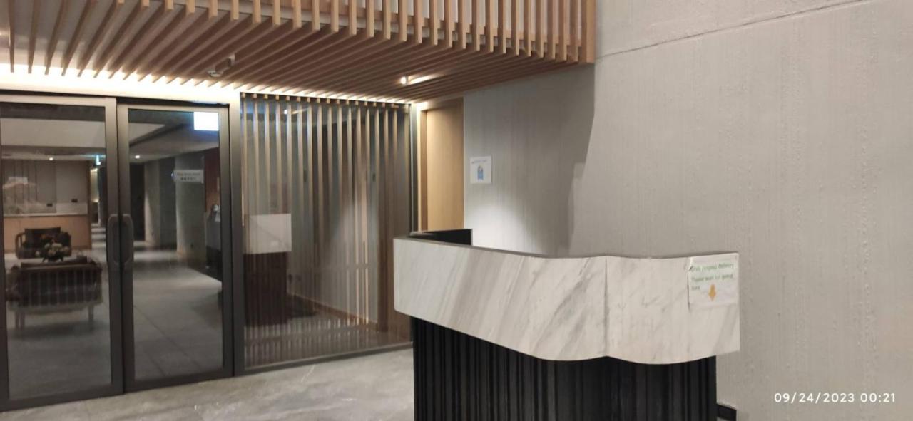 Tierra Residences Bangkok Exterior foto